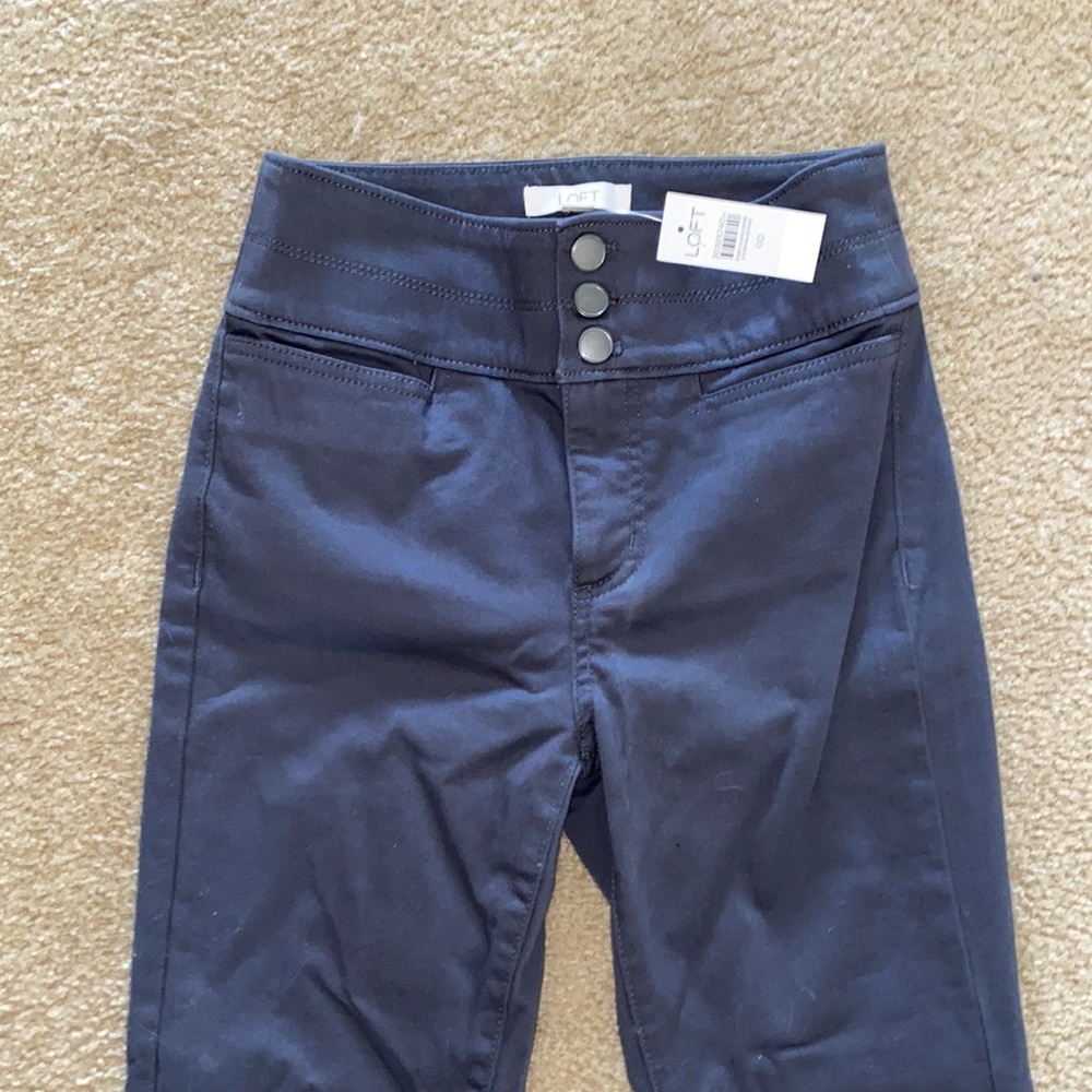 LOFT gray high waisted skinny pants with buttons, size 00